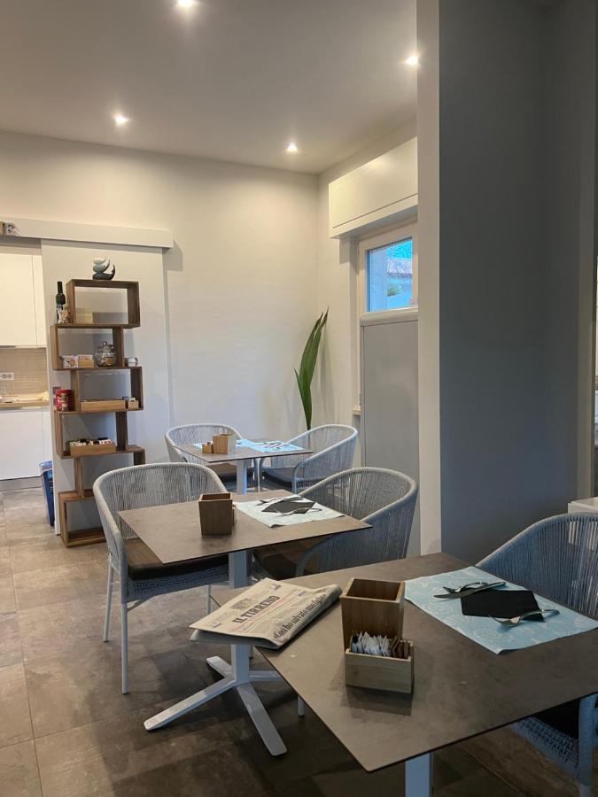 Villa D Erna מרינה די פיאטרסנטה מראה חיצוני תמונה